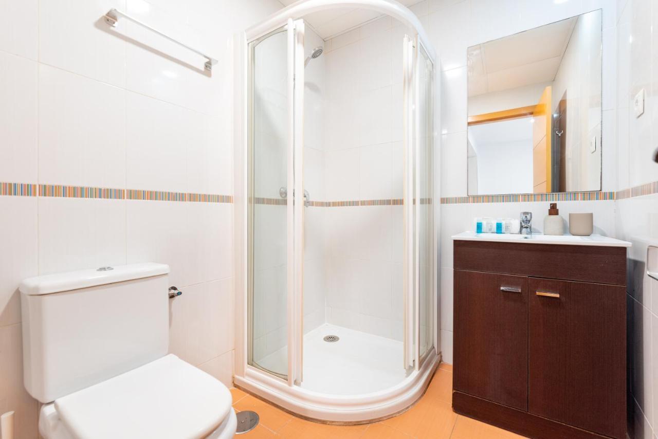 Wintowinrentals Superb New-Look Apartment Malaga Bagian luar foto