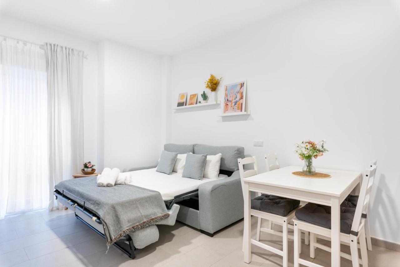 Wintowinrentals Superb New-Look Apartment Malaga Bagian luar foto