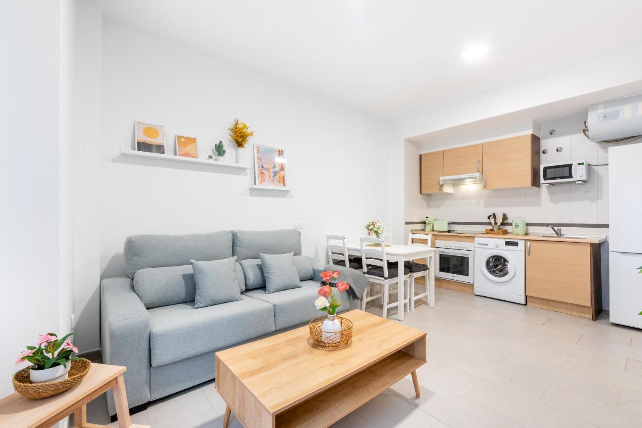 Wintowinrentals Superb New-Look Apartment Malaga Bagian luar foto