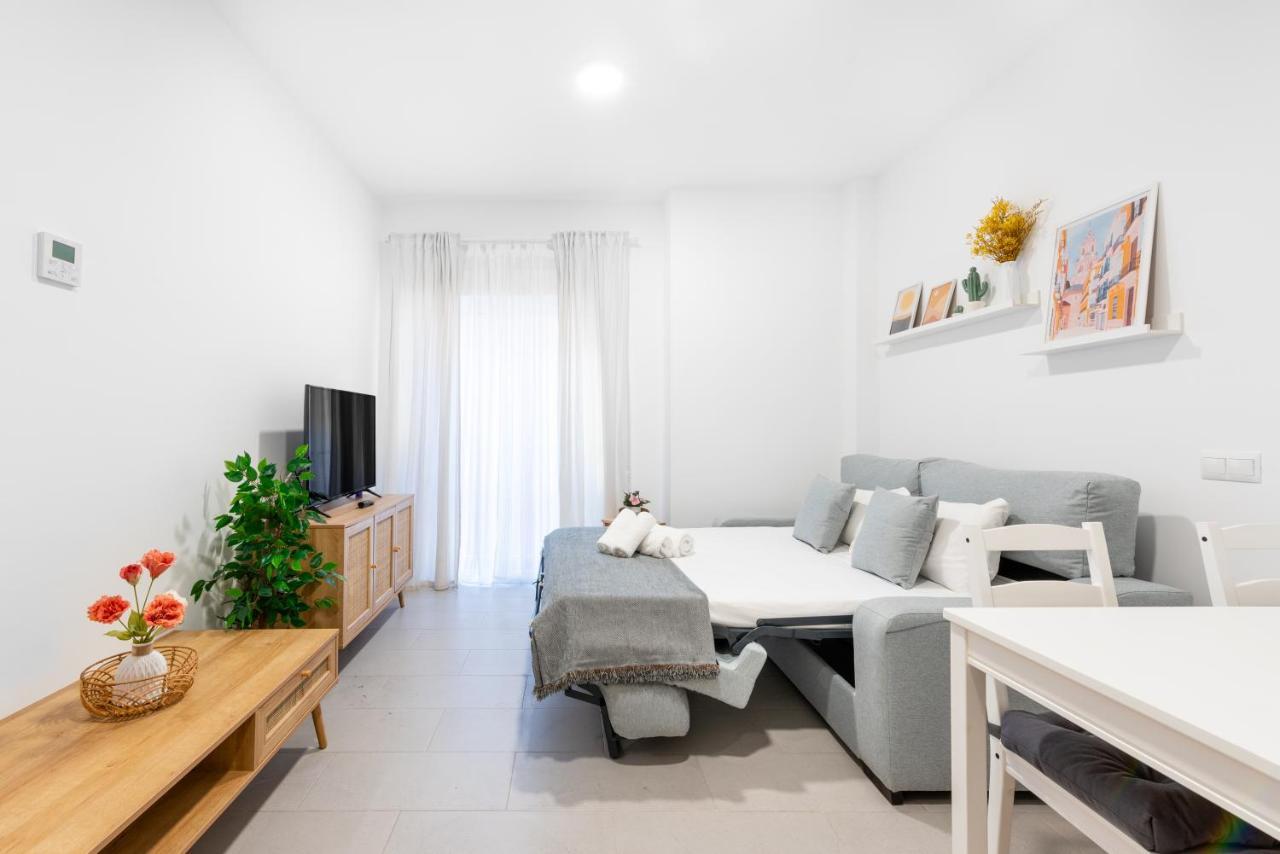Wintowinrentals Superb New-Look Apartment Malaga Bagian luar foto