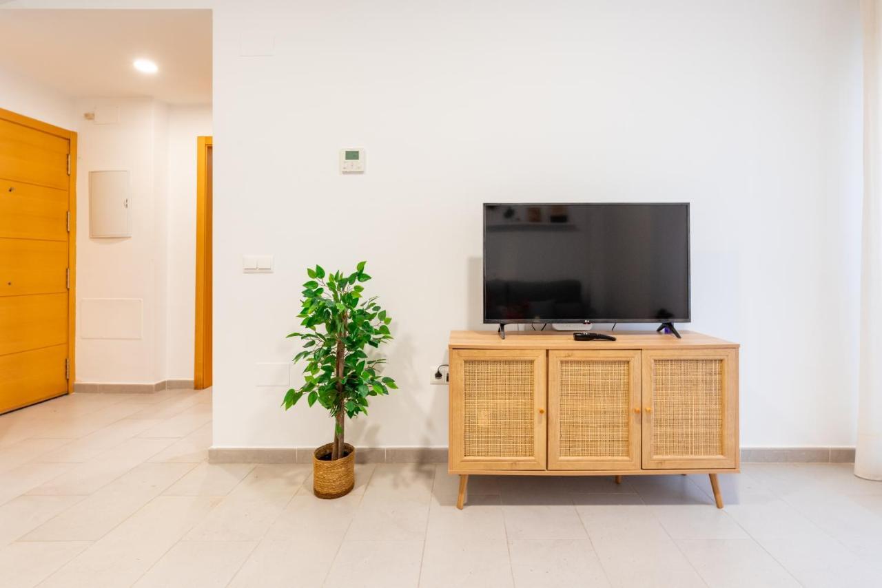 Wintowinrentals Superb New-Look Apartment Malaga Bagian luar foto