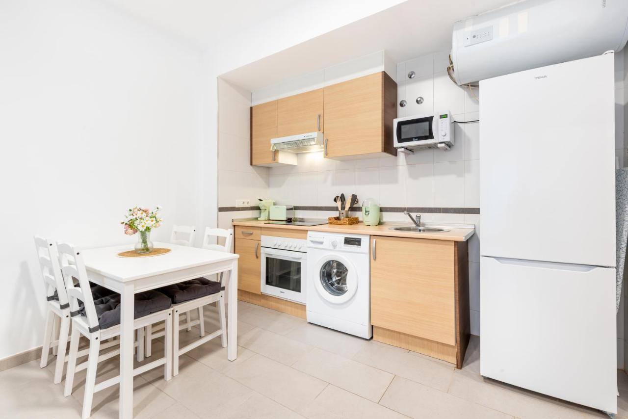 Wintowinrentals Superb New-Look Apartment Malaga Bagian luar foto