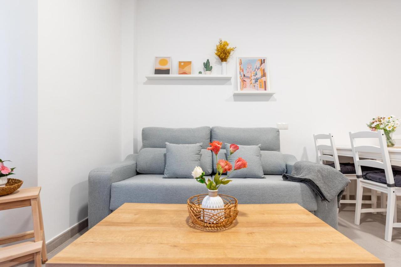 Wintowinrentals Superb New-Look Apartment Malaga Bagian luar foto