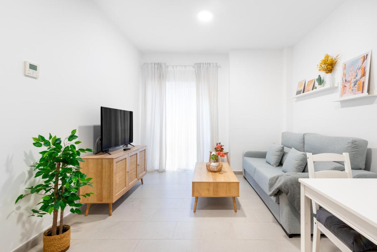 Wintowinrentals Superb New-Look Apartment Malaga Bagian luar foto