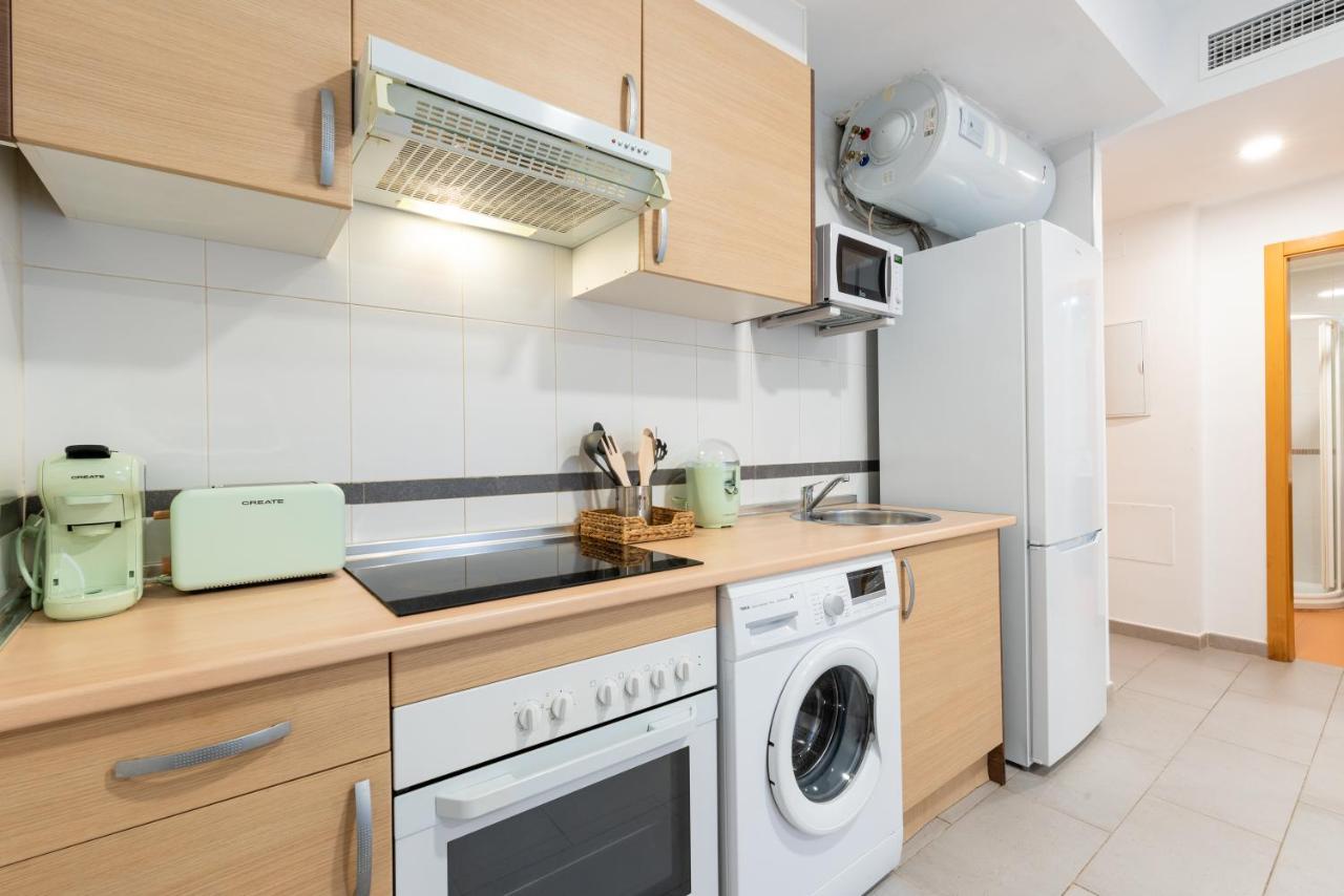 Wintowinrentals Superb New-Look Apartment Malaga Bagian luar foto