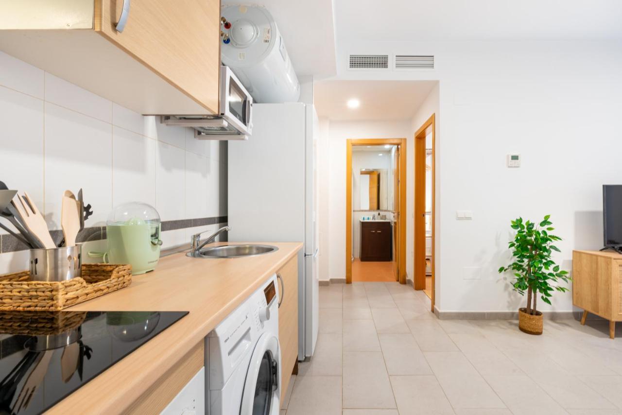 Wintowinrentals Superb New-Look Apartment Malaga Bagian luar foto